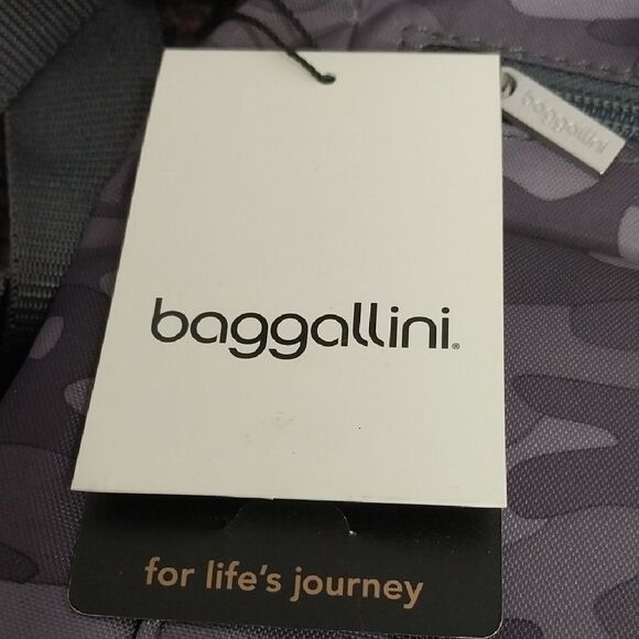 Unisex Baggallini Gray and Black Messenger Bag Urban Camouflage. - Picture 6 of 8